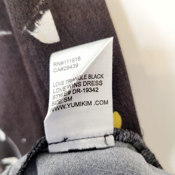 Yumi Kim Love Wins Black Floral Ruffled Wrap Dress Size Small - Picture 12 of 12